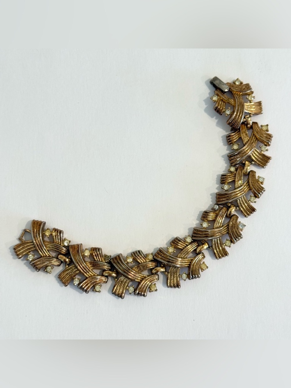 Vintage Crown Trifari 50s 60s Ribbed Textured Gold Tone Rhinestone Bracelet